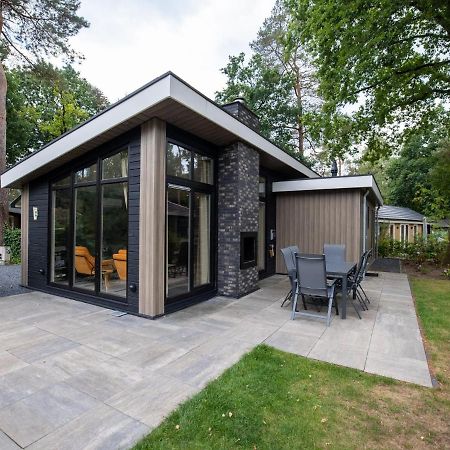 Cozy Chalet With A Jetty Nearby De Veluwe Villa Hoenderloo Exteriör bild